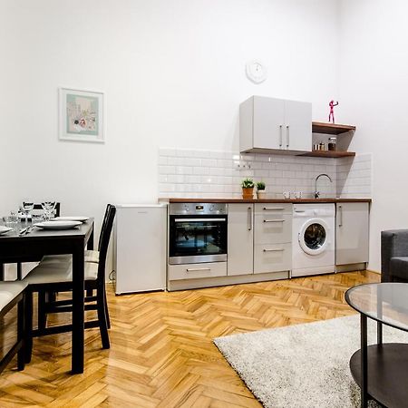 B63 2 Bedroom Apartment In Heart Of City Budapest Exterior foto